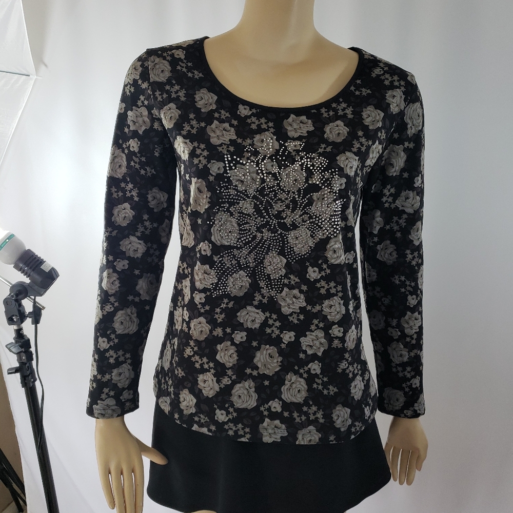 🎄Floral sparkly rose🎄embellishment fleece lined